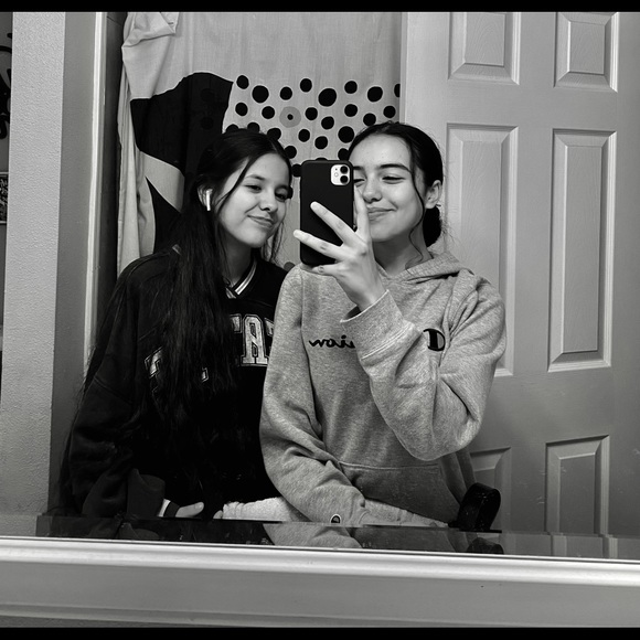 <33 - Picture 2 of 9